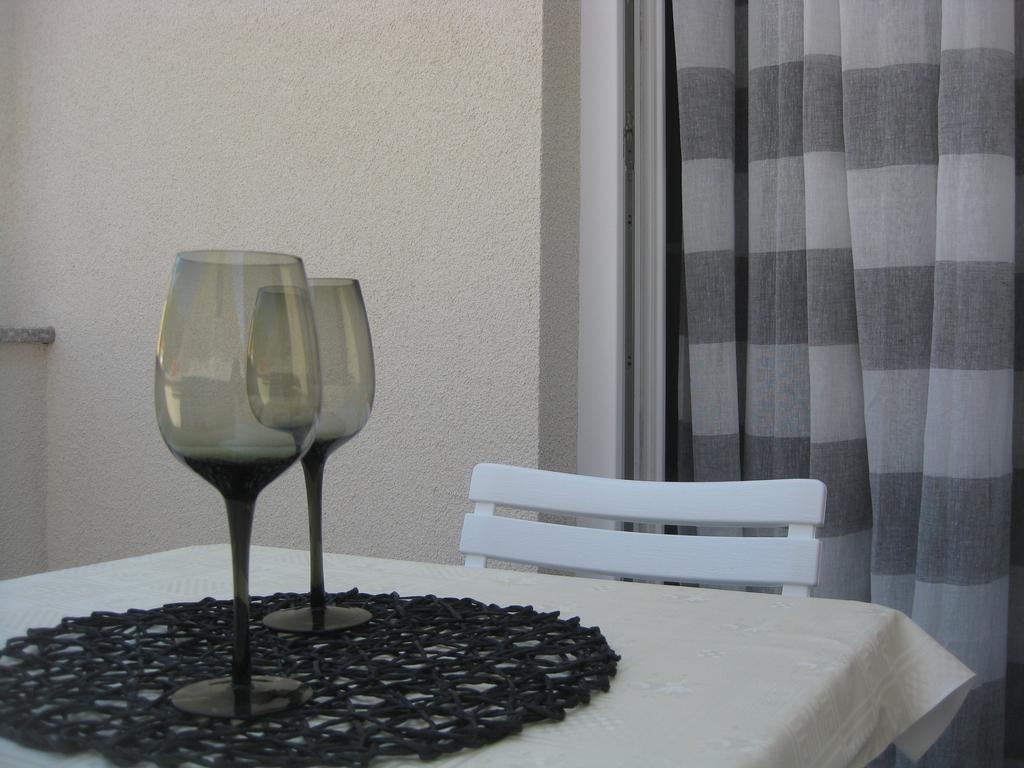 Apartman Jurica Komiza Exterior photo