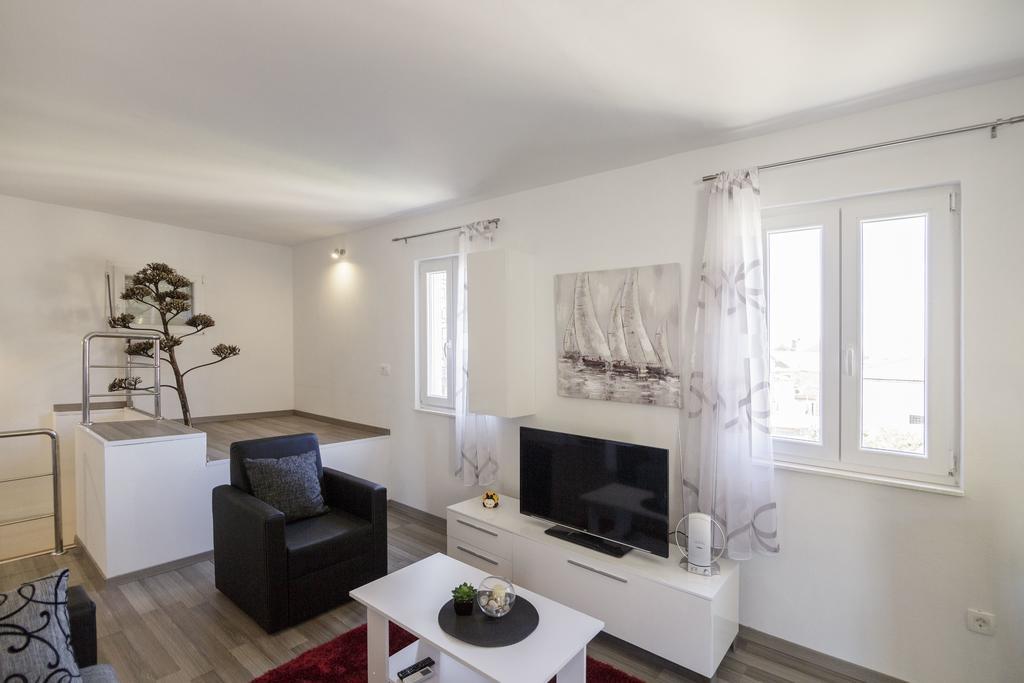 Apartman Jurica Komiza Exterior photo